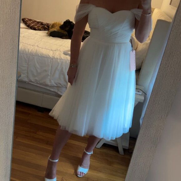 Sweet A-Line Off-The-Shoulder Little White Tulle Wedding Dresses - Picture 2 of 3